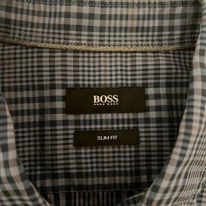 Hugo Boss men’s long sleeve button down shirt.  Good condition.